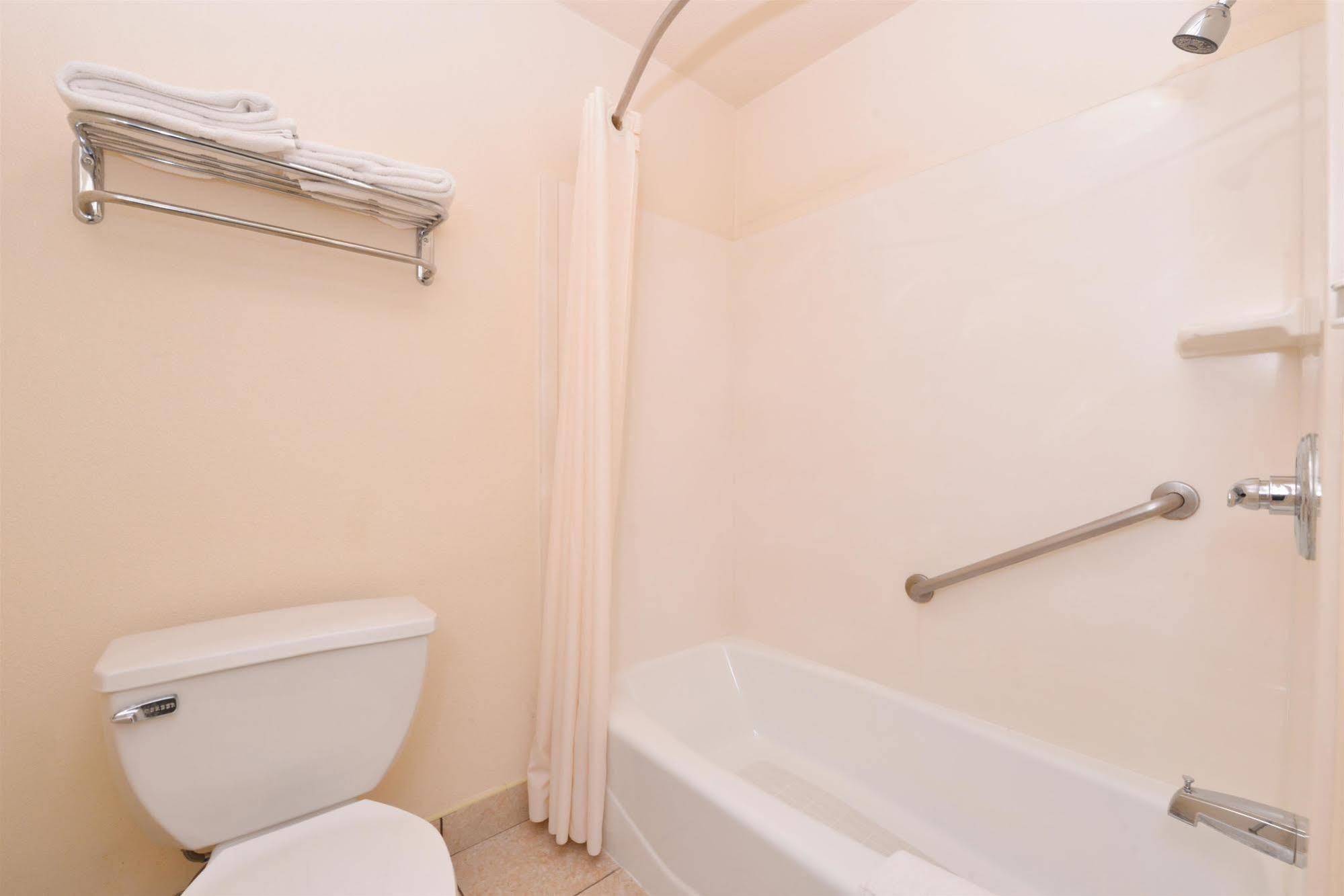 Americas Best Value Inn Сан Бернардино Екстериор снимка