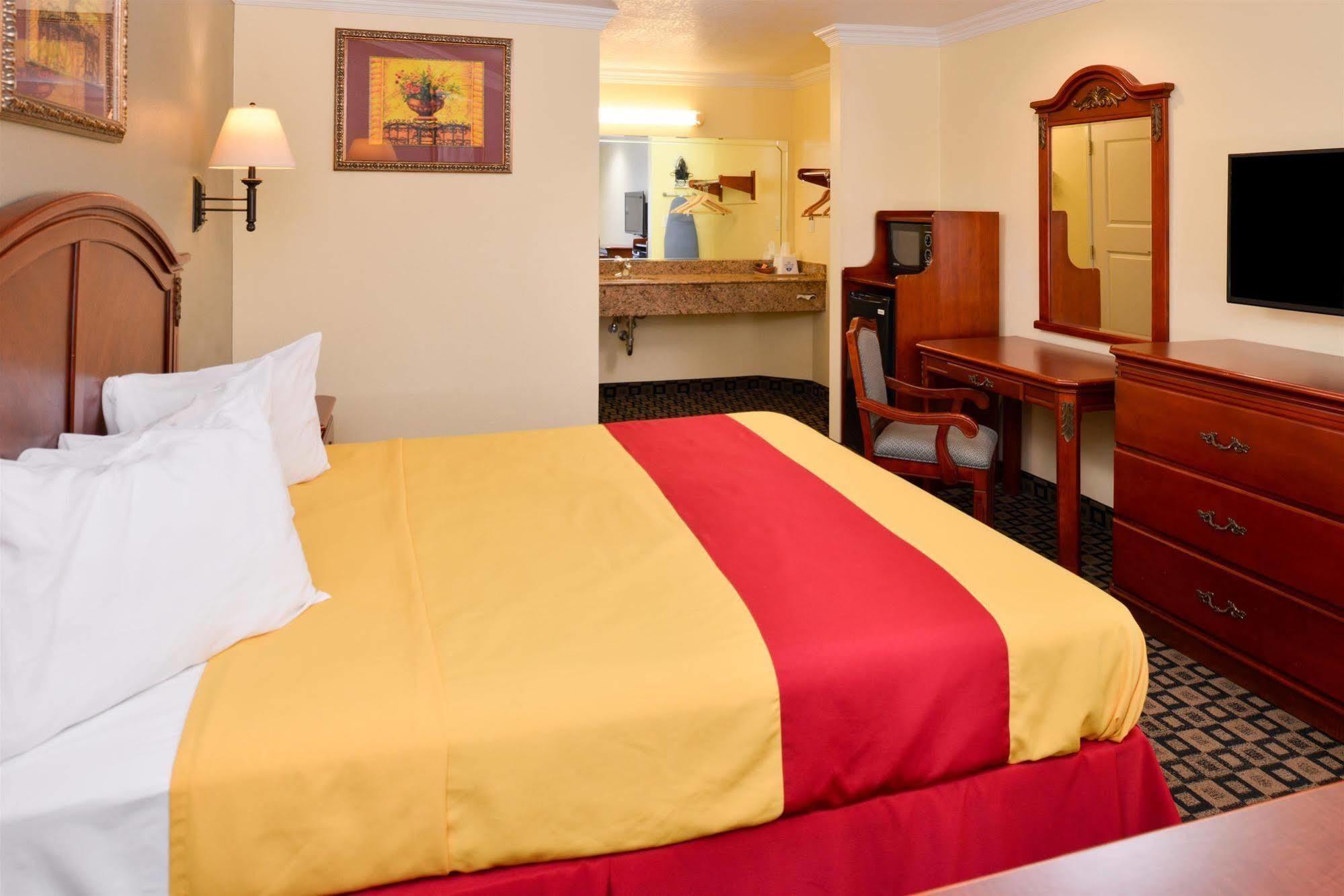 Americas Best Value Inn Сан Бернардино Екстериор снимка